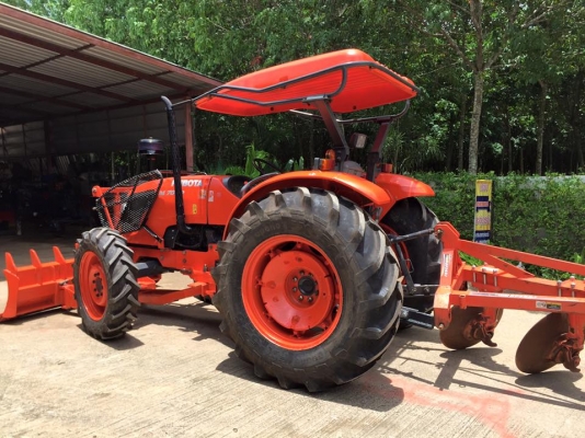 ขายรถไถ Kubota M7040 (4WD) พร้อมดันหน้า ผานบุกเบิกช้าง รถพร้อมใช้งานครับ