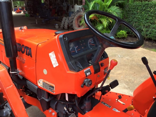 ขายรถไถKubota L3408 (4WD) พร้อมใบมีดหน้าคานบนและเครื่องตัดหญ้าLCSใหม่ รถพร้อมใช้งาน