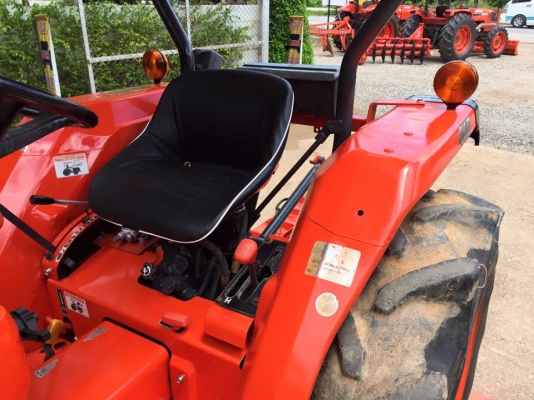 ขายรถไถKubota L3408 (4WD) พร้อมใบมีดหน้าคานบนและเครื่องตัดหญ้าLCSใหม่ รถพร้อมใช้งาน