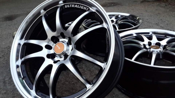 Yachoyoda LW-02 ขอบ 17 4รู100/114 ครบชุด 4วง