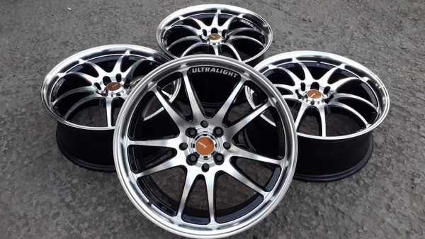 Yachoyoda LW-02 ขอบ 17 4รู100/114 ครบชุด 4วง