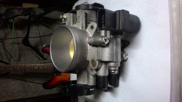 ขายลิ้นปีกผีเสื้อของ ฮุนได โซนาต้าครับ ปี 2000-2006 ครับ ขายลิ้นปีกผีเสื้อของ ฮุนได โซนาต้าครับ ปี 2000-2006 ครับ