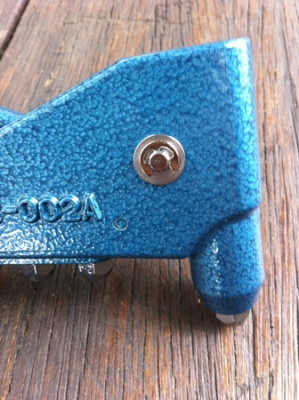 คีมย้ำรีเวท LOBSTER HR-002A