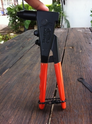 คีมย้ำรีเวท LOBSTER HR-200 คีมย้ำรีเวท LOBSTER HR-200