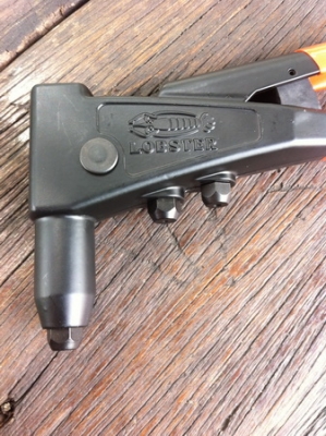 คีมย้ำรีเวท LOBSTER HR-200 คีมย้ำรีเวท LOBSTER HR-200