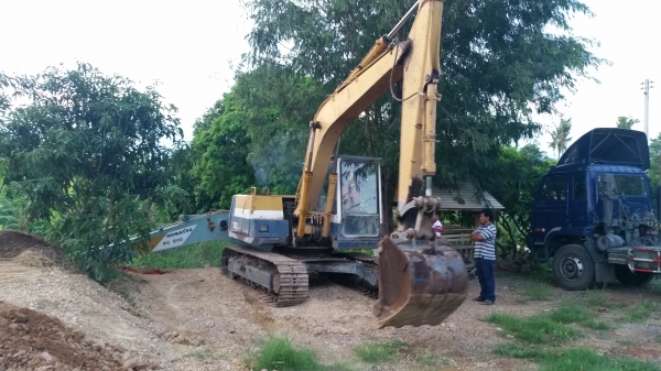 ขายแบคโฮ