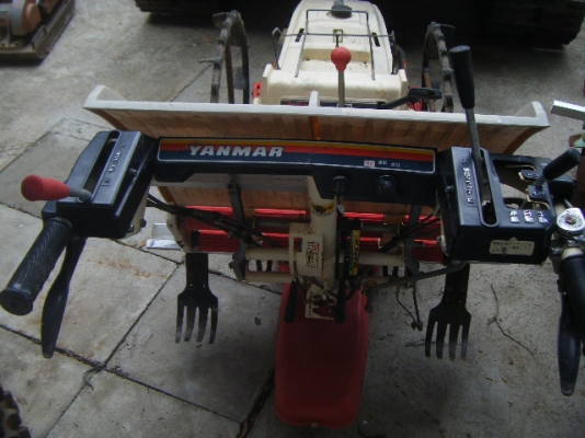 รถดำนา 2 แถว รถดำนา 2 แถว