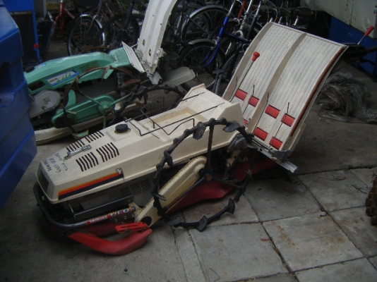 รถดำนา 2 แถว