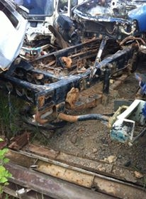 ขายซากฮีโน่หกล้อใหญ่ ไม่มีทะเบียนตามสภาพ เฟืองท้ายดี คานหน้าดีไว้เป็นอะหลั่ย หัวเก๋งไฮเทคปะผุแล้ว ของไม่ครบ