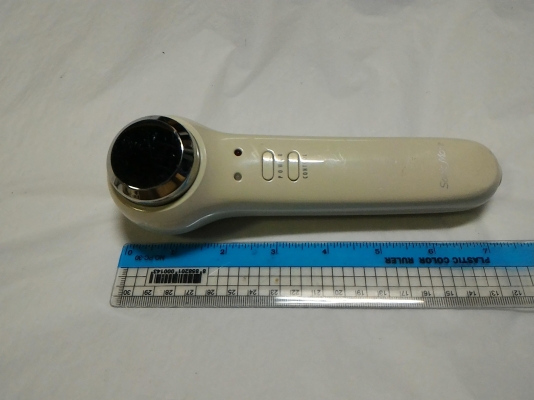 เครื่องนวดด้วยคลื่นความถี่สูงอุลตร้าโซนิก คือใช้เป็นตัวส่งผ่านของตัวที่เราต้องการทาบนผิวหนังให้ทำงานได้ดีขึ้น