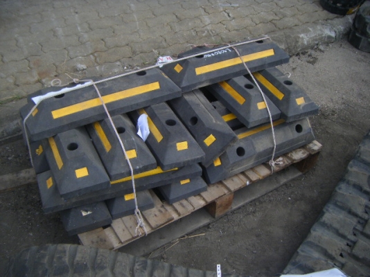 ของกั้นล้อรถยนต์กันรถไหลหรือชน