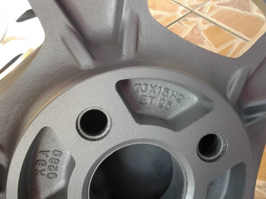 ขอบ 15x7 / 4x100 off25 ทำสี ปัดเงาใหม่แล้ว vip ไม่ควรพลาด 5500 ส่งได้