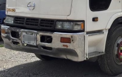 HINO PROFIA 320 HP P11C รถบรรทุกสิบสองล้อ 2 เพลา กระบะดั๊มพ์เหล็ก 12 ตันคอกสูงเกษตรของสามมิตรลอนเฉียง มีระบบลากพ่วง เครื่องยนต์แรงดีแน่นดีไม่มีเยิ้ม ภายในห้องเก๋งสะอาดสวยคอนโซลครบ แอร์เย็น พวงมาลัยเพาเวอร์ ระบบเบรคทริ๊ปฟี้ครบครัน ช่วงล่างใหญ่แน่นดีคัชซีสว