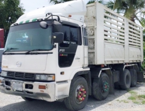 HINO PROFIA 320 HP P11C รถบรรทุกสิบสองล้อ 2 เพลา กระบะดั๊มพ์เหล็ก 12 ตันคอกสูงเกษตรของสามมิตรลอนเฉียง มีระบบลากพ่วง เครื่องยนต์แรงดีแน่นดีไม่มีเยิ้ม ภายในห้องเก๋งสะอาดสวยคอนโซลครบ แอร์เย็น พวงมาลัยเพาเวอร์ ระบบเบรคทริ๊ปฟี้ครบครัน ช่วงล่างใหญ่แน่นดีคัชซีสว