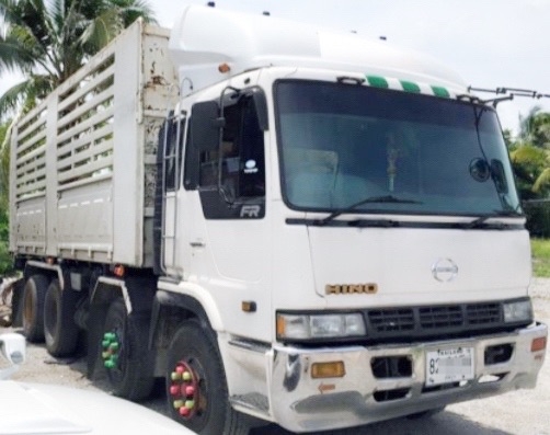 HINO PROFIA 320 HP P11C รถบรรทุกสิบสองล้อ 2 เพลา กระบะดั๊มพ์เหล็ก 12 ตันคอกสูงเกษตรของสามมิตรลอนเฉียง มีระบบลากพ่วง เครื่องยนต์แรงดีแน่นดีไม่มีเยิ้ม ภายในห้องเก๋งสะอาดสวยคอนโซลครบ แอร์เย็น พวงมาลัยเพาเวอร์ ระบบเบรคทริ๊ปฟี้ครบครัน ช่วงล่างใหญ่แน่นดีคัชซีสว