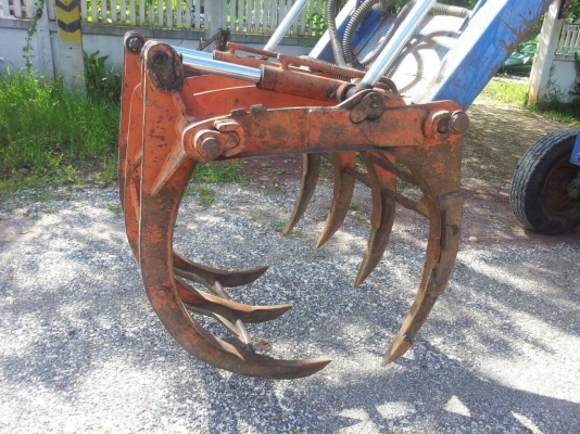 ขายรถไถฟอร์ด 5500 ติดคีบ KK เอกสารเล่มทะเบียนครบ สภาพพร้อมใช้งาน ขายรถไถฟอร์ด 5500 ติดคีบ KK เอกสารเล่มทะเบียนครบ สภาพพร้อมใช้งาน