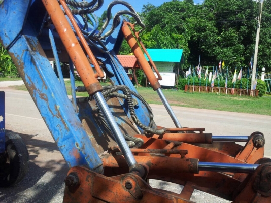 ขายรถไถฟอร์ด 5500 ติดคีบ KK เอกสารเล่มทะเบียนครบ สภาพพร้อมใช้งาน ขายรถไถฟอร์ด 5500 ติดคีบ KK เอกสารเล่มทะเบียนครบ สภาพพร้อมใช้งาน