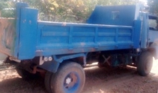 ISUZU NKR 110 HP 4BE1 ปี 36 หกล้อดั๊มพ์ ห้างแท้ กระบะดั๊มพ์เหล็ก 4 ตันความยาว 3.60 เมตรสภาพดีพร้อมบรรทุกหนักพร้อมใช้งานได้เลยครับ เครื่องยนต์แรงดีไม่มีแตกเยิ้ม ภายในเก๋งคอนโซลสวยครบ พวงมาลัยธรรมดา ช่วงล่างแน่นดีเดิมๆคัชซีสวยมากๆครับไม่มีแตกไม่มีบวมเลย ยาง