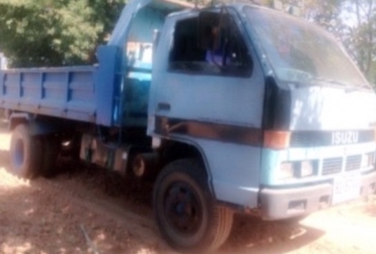 ISUZU NKR 110 HP 4BE1 ปี 36 หกล้อดั๊มพ์ ห้างแท้ กระบะดั๊มพ์เหล็ก 4 ตันความยาว 3.60 เมตรสภาพดีพร้อมบรรทุกหนักพร้อมใช้งานได้เลยครับ เครื่องยนต์แรงดีไม่มีแตกเยิ้ม ภายในเก๋งคอนโซลสวยครบ พวงมาลัยธรรมดา ช่วงล่างแน่นดีเดิมๆคัชซีสวยมากๆครับไม่มีแตกไม่มีบวมเลย ยาง ISUZU NKR 110 HP 4BE1 ปี 36 หกล้อดั๊มพ์ ห้างแท้ กระบะดั๊มพ์เหล็ก 4 ตันความยาว 3.60 เมตรสภาพดีพร้อมบรรทุกหนักพร้อมใช้งานได้เลยครับ เครื่องยนต์แรงดีไม่มีแตกเยิ้ม ภายในเก๋งคอนโซลสวยครบ พวงมาลัยธรรมดา ช่วงล่างแน่นดีเดิมๆคัชซีสวยมากๆครับไม่มีแตกไม่มีบวมเลย ยาง