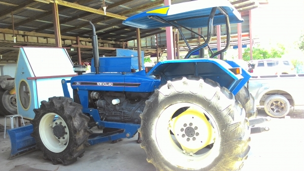 ขายNewholland 5030 เครื่องเสื้อลายปั้มกลม สี่สูบ เกียร์ 8x8 สองเพลาเจ้าของซื้อมาไม่ได้้ใช้งาน ขายNewholland 5030 เครื่องเสื้อลายปั้มกลม สี่สูบ เกียร์ 8x8 สองเพลาเจ้าของซื้อมาไม่ได้้ใช้งาน