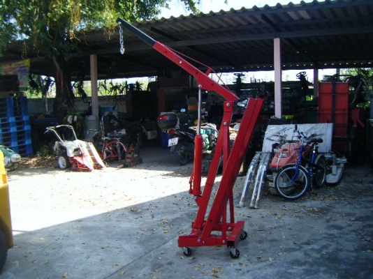 เครนยกเครื่องยนต์