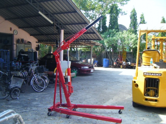 เครนยกเครื่องยนต์