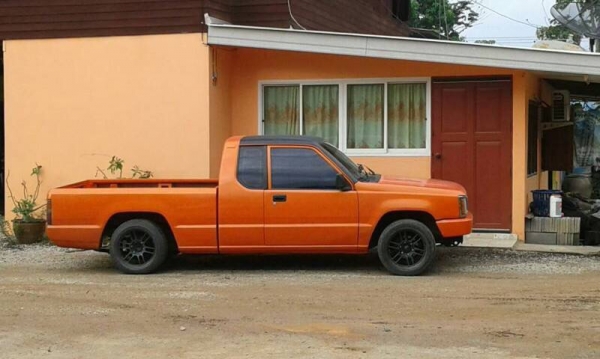 Mitsubishi cyclone L200 สีส้มพร้อมลุย Mitsubishi cyclone L200 สีส้มพร้อมลุย