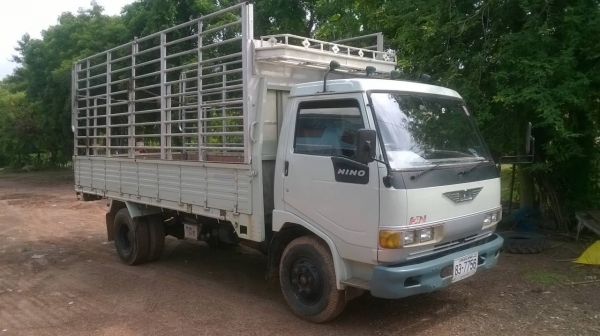 ขาย 6 ล้อ HINO FB2WGLA ยาว 5.50 เมตร เครื่อง WO4D 120 แรงม้า คัสซีสวยตลอดเส้น แอร์เย็น ยางเต็ม ทะเบียนพร้อมโอนครับ