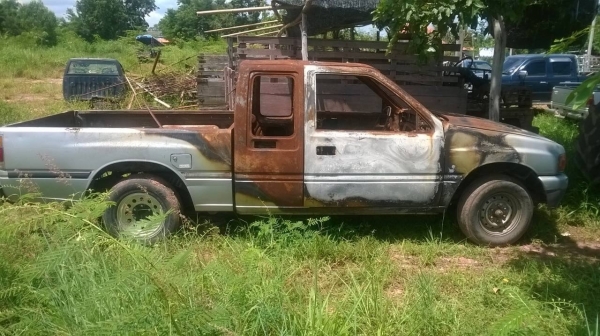 ขายตามสภาพ ISUZU TFR 90 ไฟใหม้ที่หัวเก๋ง เครื่องสตาร์ทติดได้ปกติ คัสซีสวยตลอดเส้น แอร์ พาวเวอร์ครบ ทะเบียนพร้อม