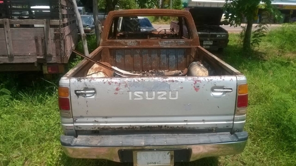 ขายตามสภาพ ISUZU TFR 90 ไฟใหม้ที่หัวเก๋ง เครื่องสตาร์ทติดได้ปกติ คัสซีสวยตลอดเส้น แอร์ พาวเวอร์ครบ ทะเบียนพร้อม