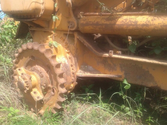 ซากแทรคเตอร์ไม่มีเครื่องยนต์(เครื่องเดิมพัง)