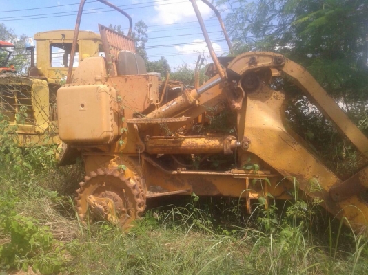 ซากแทรคเตอร์ไม่มีเครื่องยนต์(เครื่องเดิมพัง)