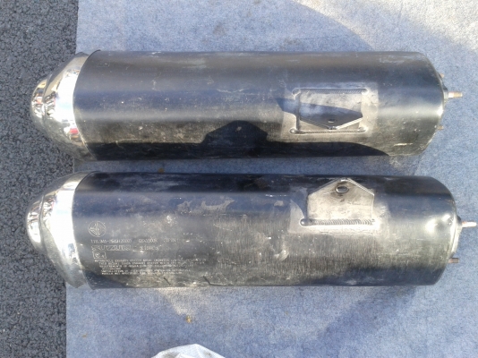 ปลายท่อ ฮายา ขายคุ่ละ 2500 บาท