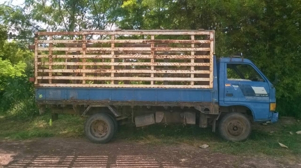 ขาย 6 ล้อ ISUZU KS22 ยกหัวได้ เครื่อง 4BD1 110 แรงม้า คัสซีสวยตลอดเส้น มีคอกเหล็กพร้อมบรรทุก ทะเบียนพร้อมโอนครับ