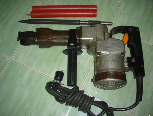 ขายเครื่องสกัดคอนกรีต Makita รุ่น HM1201