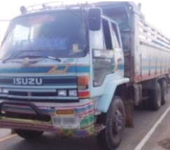 ISUZU ROCKY FXZ 240 HP 6SD1 สิบล้อดั๊มพ์ 2 เพลา ร็อกกี้หัวขาว กระบะดั๊มพ์คอกมิเนียม 12 ตันสภาพดีพร้อมบรรทุกหนักได้เลย มีระบบลากพ่วงขาดแต่ชุดลำโพงครับ เครื่องยนต์เดิมๆแรงดี เกียร์ฟูลเลอร์เดิมๆ ภายในเก๋งคอนโซลครบพร้อม พวงมาลัยเพาเวอร์ ระบบเบรคทริ๊ปฟี้ครบ ช่