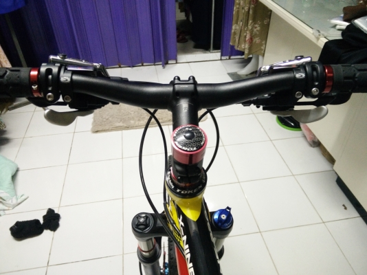 จักรยานเสือภูเขาพร้อมชุดแต่ง xt ทั้งคันสภาพ99.99\% จักรยานเสือภูเขาพร้อมชุดแต่ง xt ทั้งคันสภาพ99.99\%