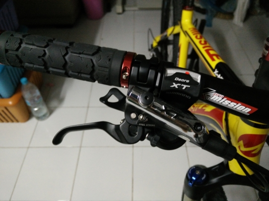 จักรยานเสือภูเขาพร้อมชุดแต่ง xt ทั้งคันสภาพ99.99\% จักรยานเสือภูเขาพร้อมชุดแต่ง xt ทั้งคันสภาพ99.99\%