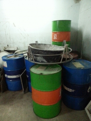 ขายน้ำมันไฮโดรลิค มือสอง ถังละ 4000 8 ถัง 0898135855