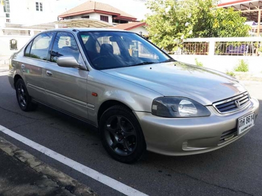 ขายสด / รับเทิร์น Honda civic minor change ปี 99 ไฟท้ายข้าวโพด - เครื่อง d16y8 vtec 1600 cc. เเน่นๆเลย - เกียร์ออโต้ เปลี่ยนนิ่มๆ - ช่วงล่างเงียบกริบ - ภายในไม่ขาด ไม่แตกหัก สะอาดเรียบร้อย - เซ็นทรัลล็อค กระจกไฟฟ้า ปรับและพับไฟฟ้า  - แอร์หนาว จอดกลางแดดยั