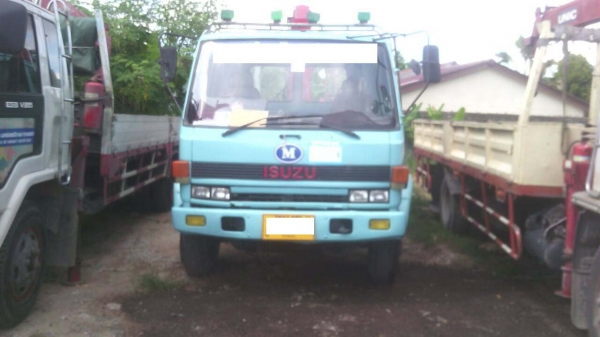 Isuzu FTR11NYK/ 6 สูบ 175 แรง ติดเครน 3.5 ตัน พร้อมใช้