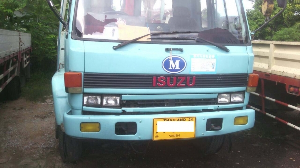 Isuzu FTR11NYK/ 6 สูบ 175 แรง ติดเครน 3.5 ตัน พร้อมใช้