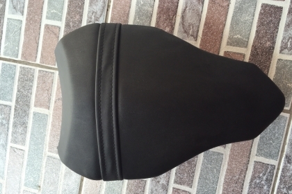 ธารนนทบุรี//ขาย เบาะ ducati  ของใหม่ครับ ราคา 4,000 บาท