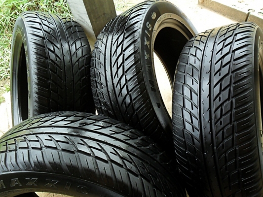 ยางขอบ17  Maxxis225-55-R17ลงพื้นปี12 (4เส้น2,200บ)ดอกเพียบ