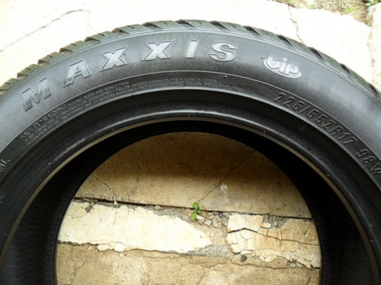 ยางขอบ17  Maxxis225-55-R17ลงพื้นปี12 (4เส้น2,200บ)ดอกเพียบ