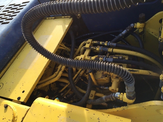 KOBELCO SK200-3 รถซื้อเก่านอกมาปี57 รถใช้งานมาปีเดียว ใช้งานดี รถสวยมาก เอกสารInvoice ราคา 1200000 บาท สนใจติดต่อ 0890854790