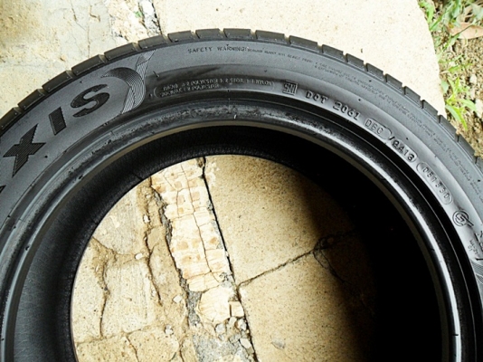ยางขอบ17  Maxxis 215-55-R17ลงพื้นปลายปี13(4เส้น2,400บ)