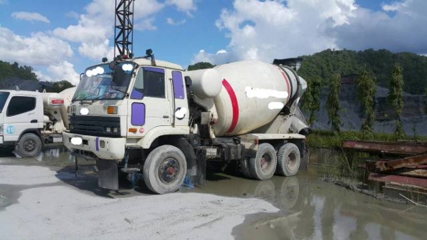 ขายรถบรรทุก 10 ล้อโม่ปูน NISSAN UD CWM430M 230 แรงม้า ราคา 780000