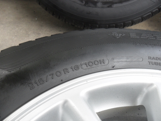 ล้อแม็ก 16นิ้ว 6รูอีซุสุ พร้อมยาง สวยๆ 4 ล้อ ราคา 7900 บาท