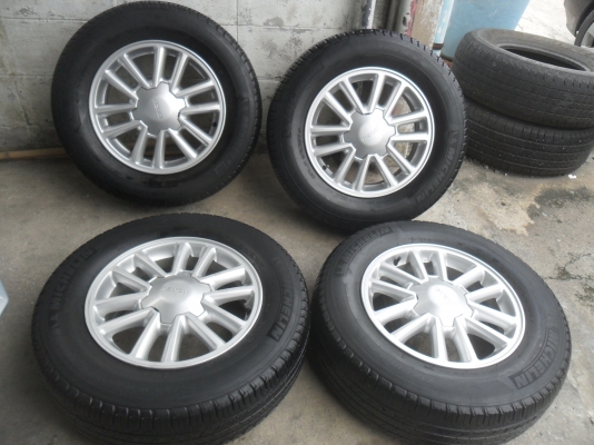 ล้อแม็ก 16นิ้ว 6รู อีซุสุ พร้อมยาง สวยๆ 4 ล้อ ราคา 7900 บาท